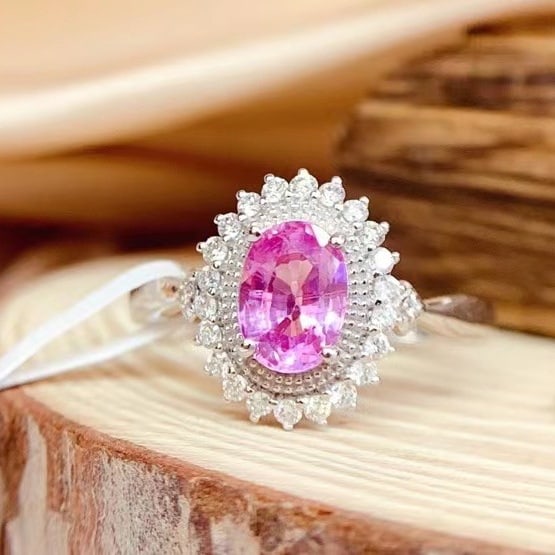 14K GOLD 1.2 CT NATURAL SAPPHIRE & DIAMOND RING: Title:14K GOLD 1.2 CT NATURAL SAPPHIRE & DIAMOND RINGDescription:Ref:230528412Gold Content:14K GoldRing Size:7.25USMain Gemstone:SapphireNumber of stones:1Shape:OvalCarat Weight:1.2ct