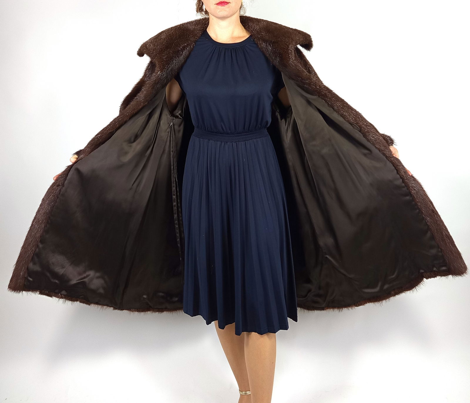 SHEARED NUTRIA FUR COAT EU: XL ; US: 20 - 9