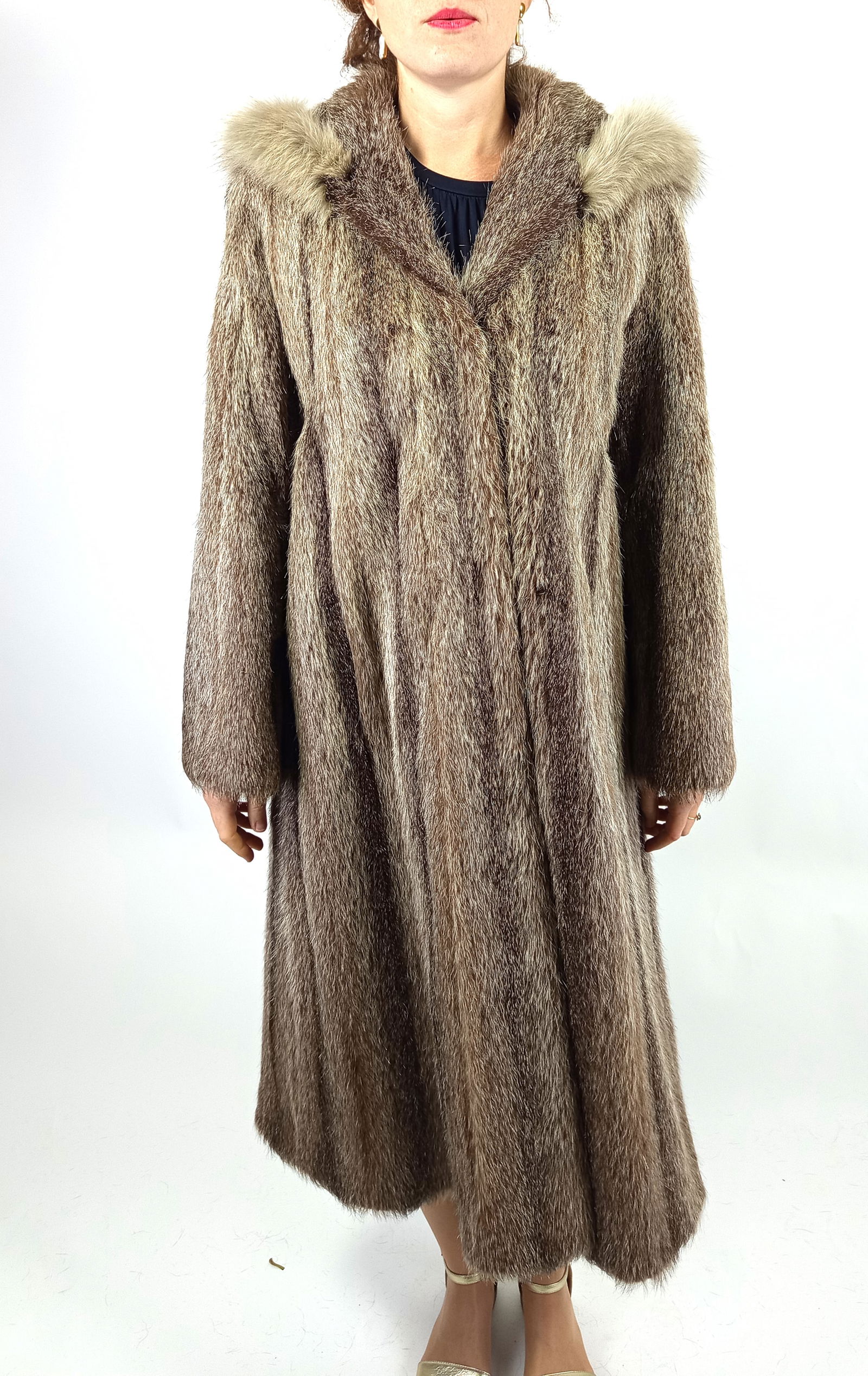 NUTRIA FUR COAT EU: XL ; US: 20 - 10