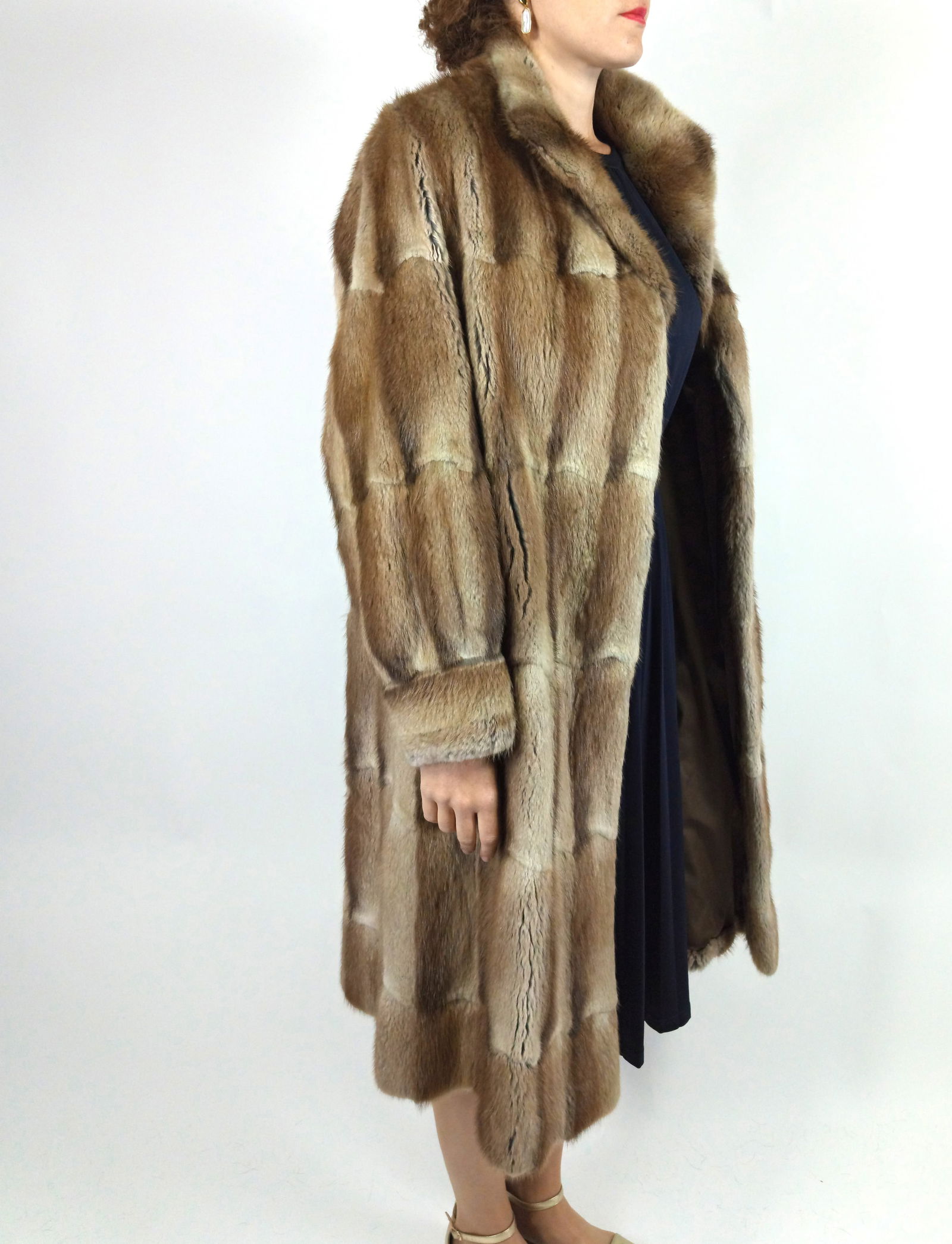 LONG MUSKRAT FUR COAT EU: XL ; US: 20 - 3