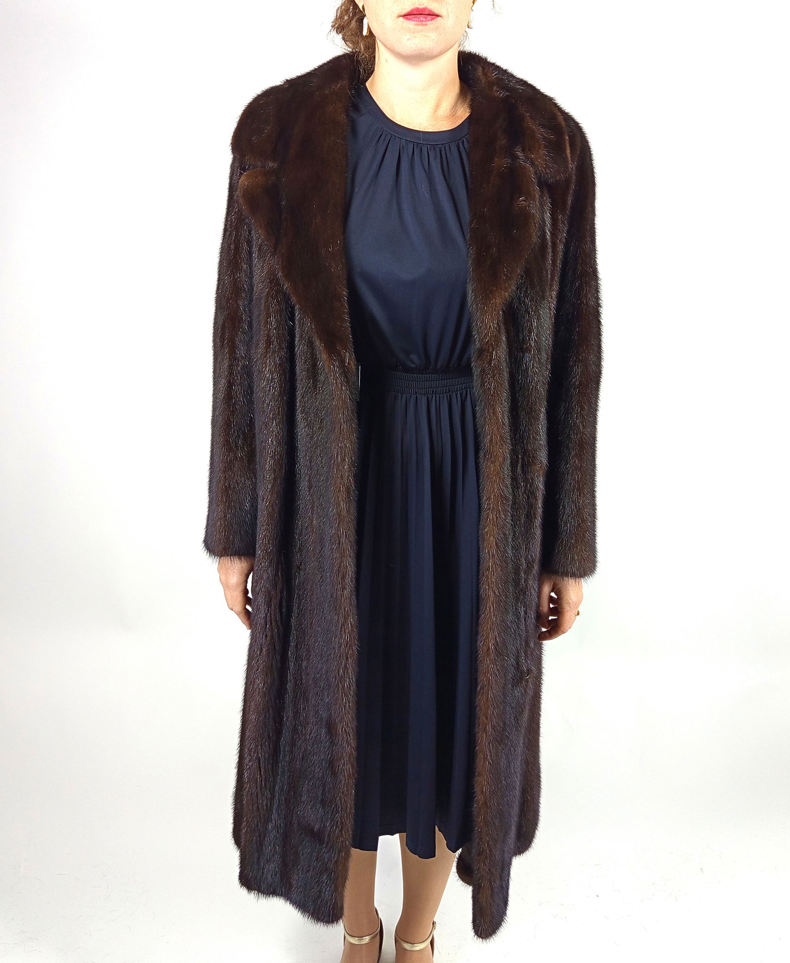 LONG BROWN MINK FUR COAT EU: XXL ; US: 24 - 3