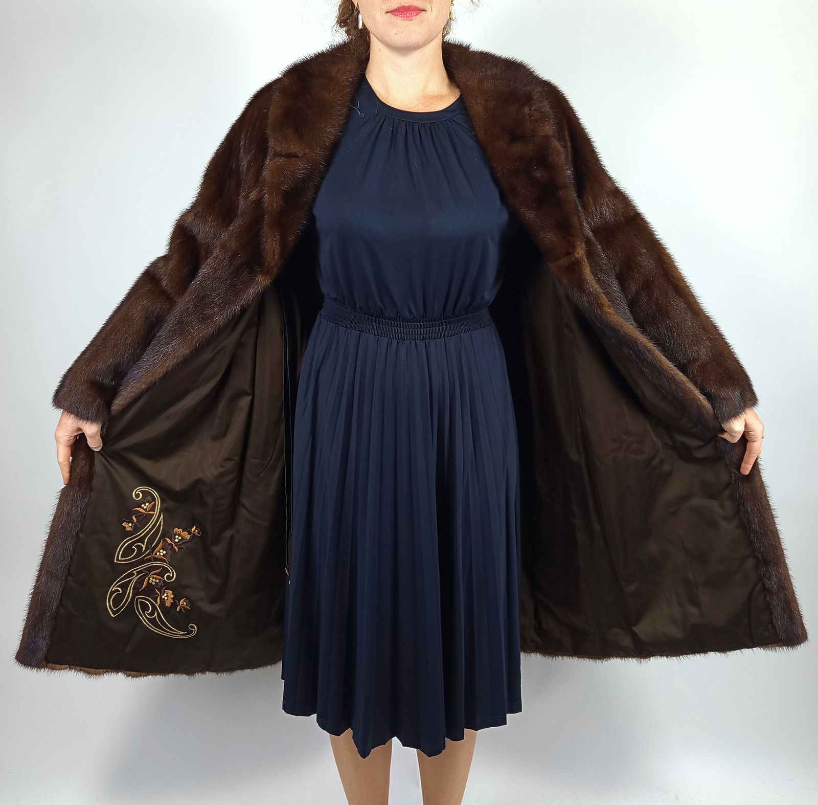 LONG BROWN MINK FUR COAT EU: XL ; US: 20 - 8