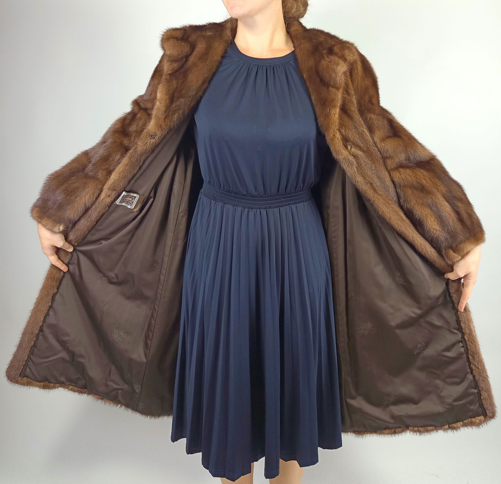 SAGA BROWN MINK FUR COAT EU: L ; US: 14 - 7