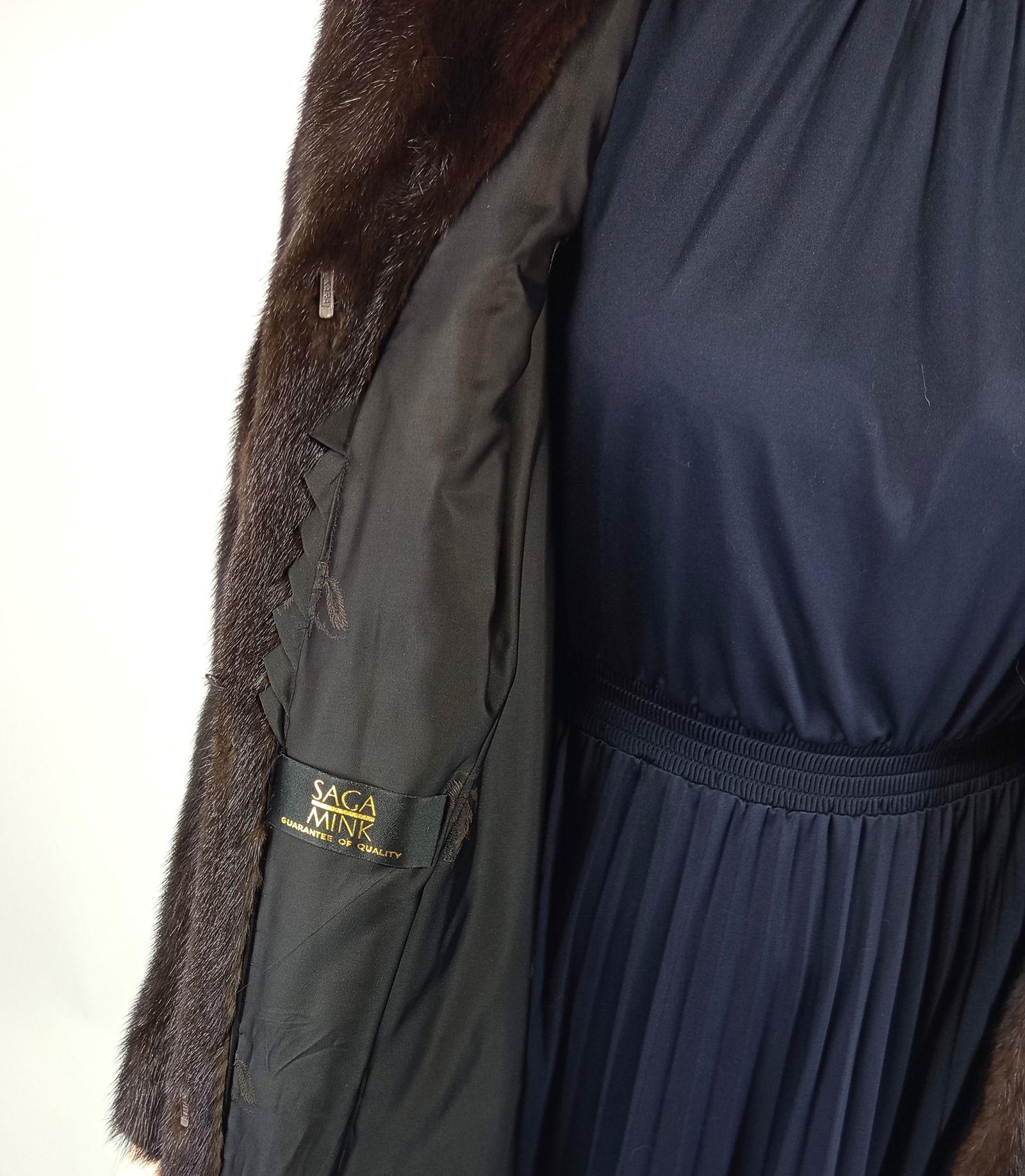 SAGA MAHOGNAY MINK FUR COAT EU: L; US: 16 - 7