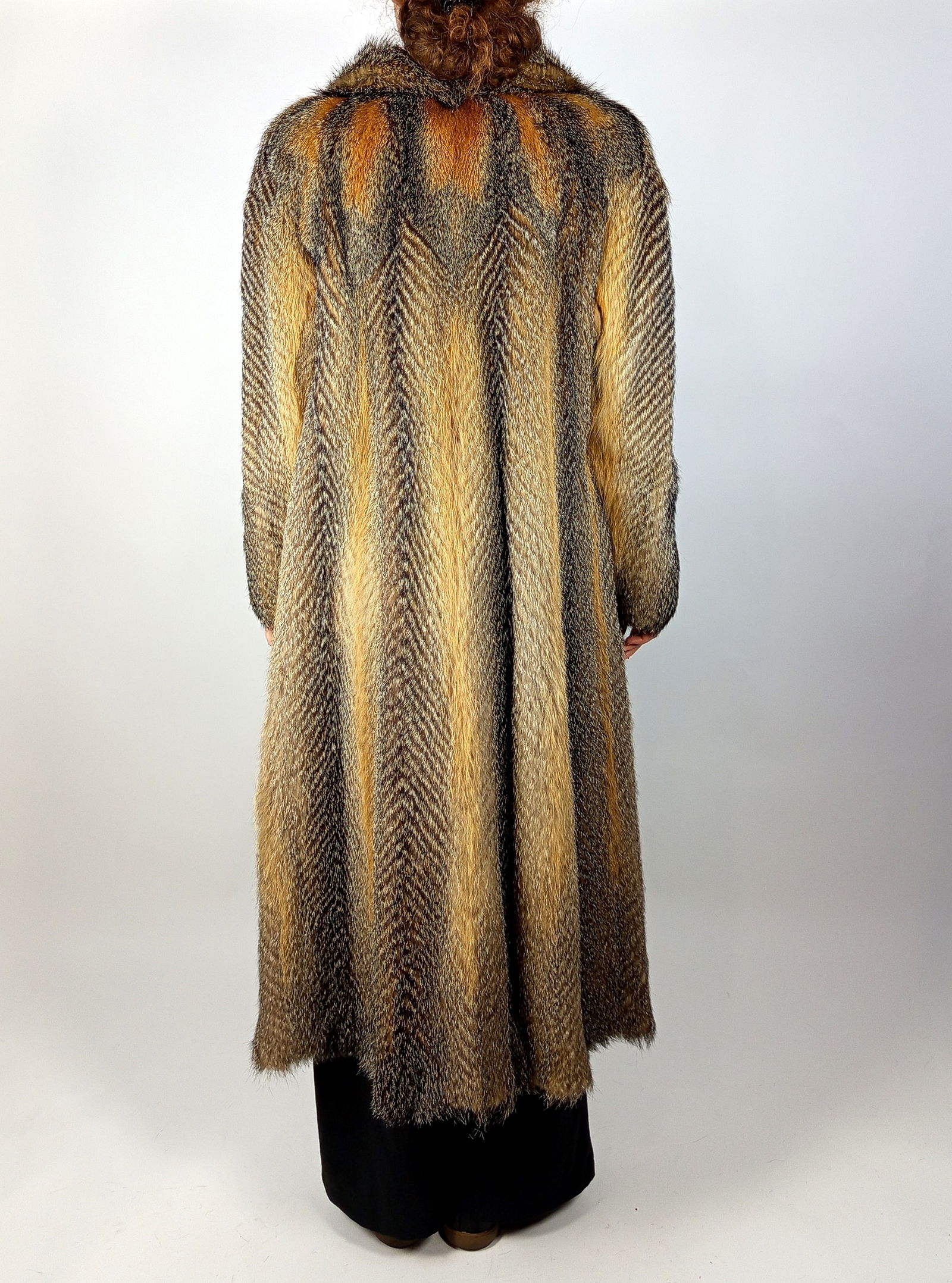 CROSS FOX FUR COAT EU: L - US:18 - 2