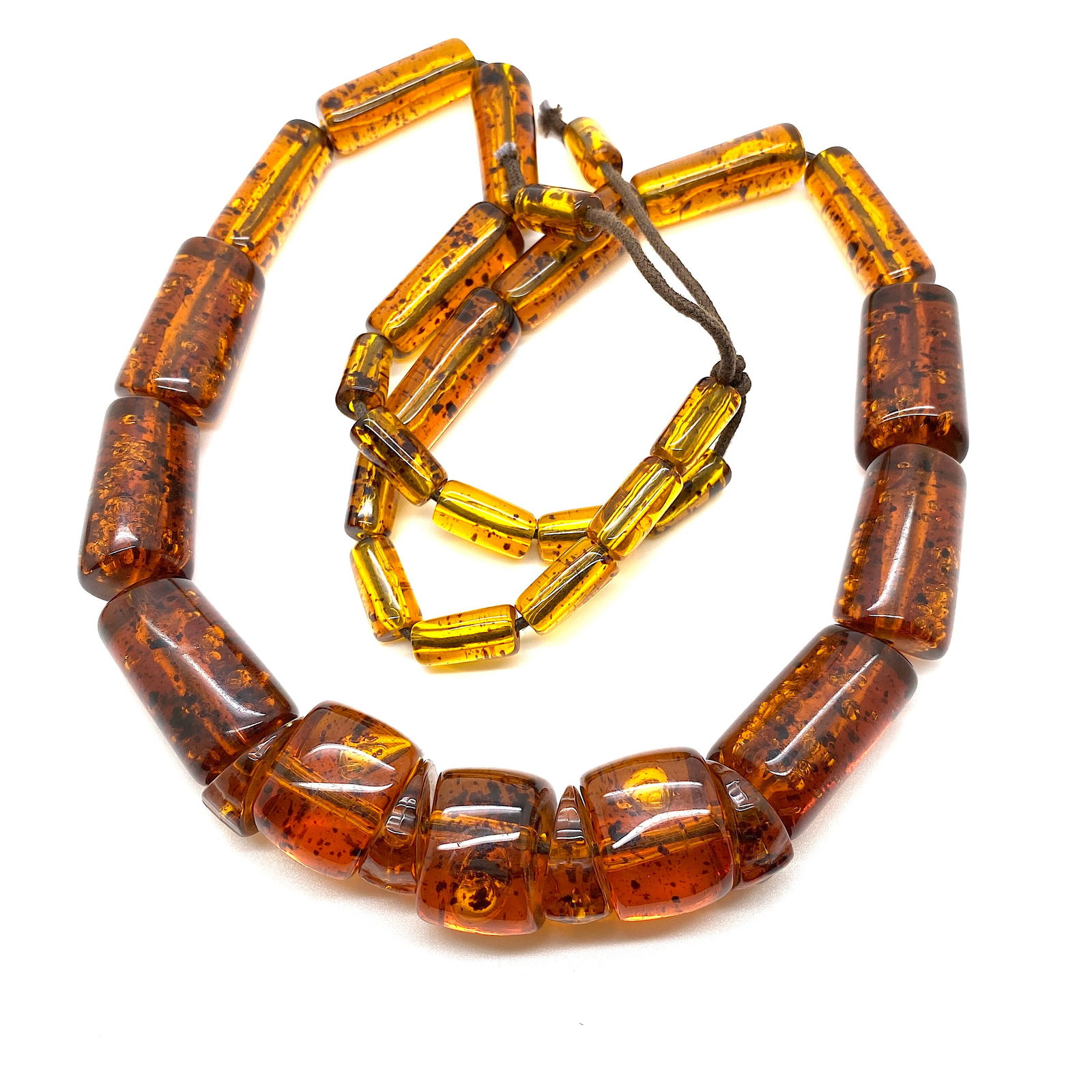 Magnificent Vintage Amber Necklace made from Barrel shaped Amber beads - 5