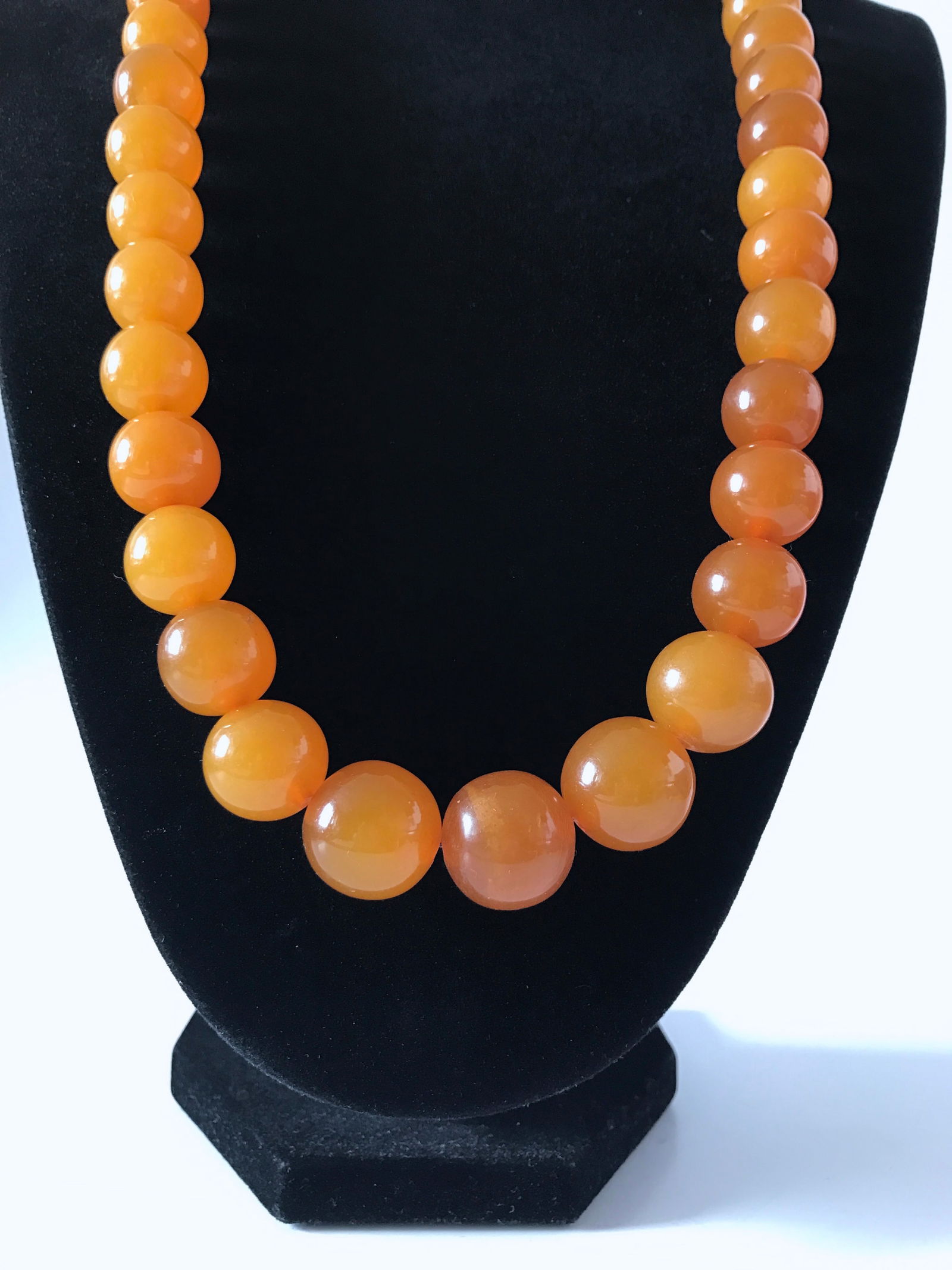 Phenomenal Unique Vintage Amber Necklace made from Round Amber beads - 2