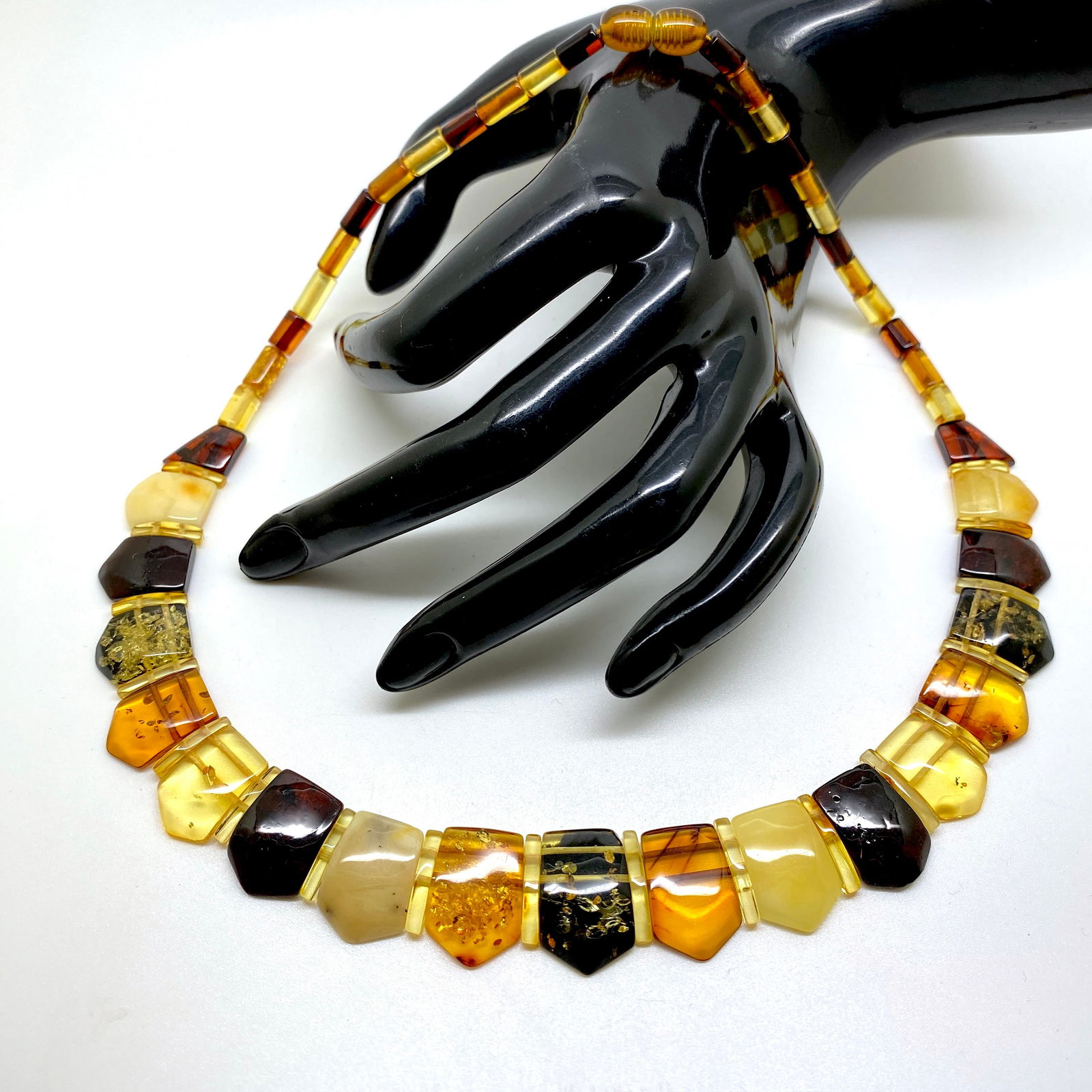 Astonishing Amber Cleopatra necklace - 3