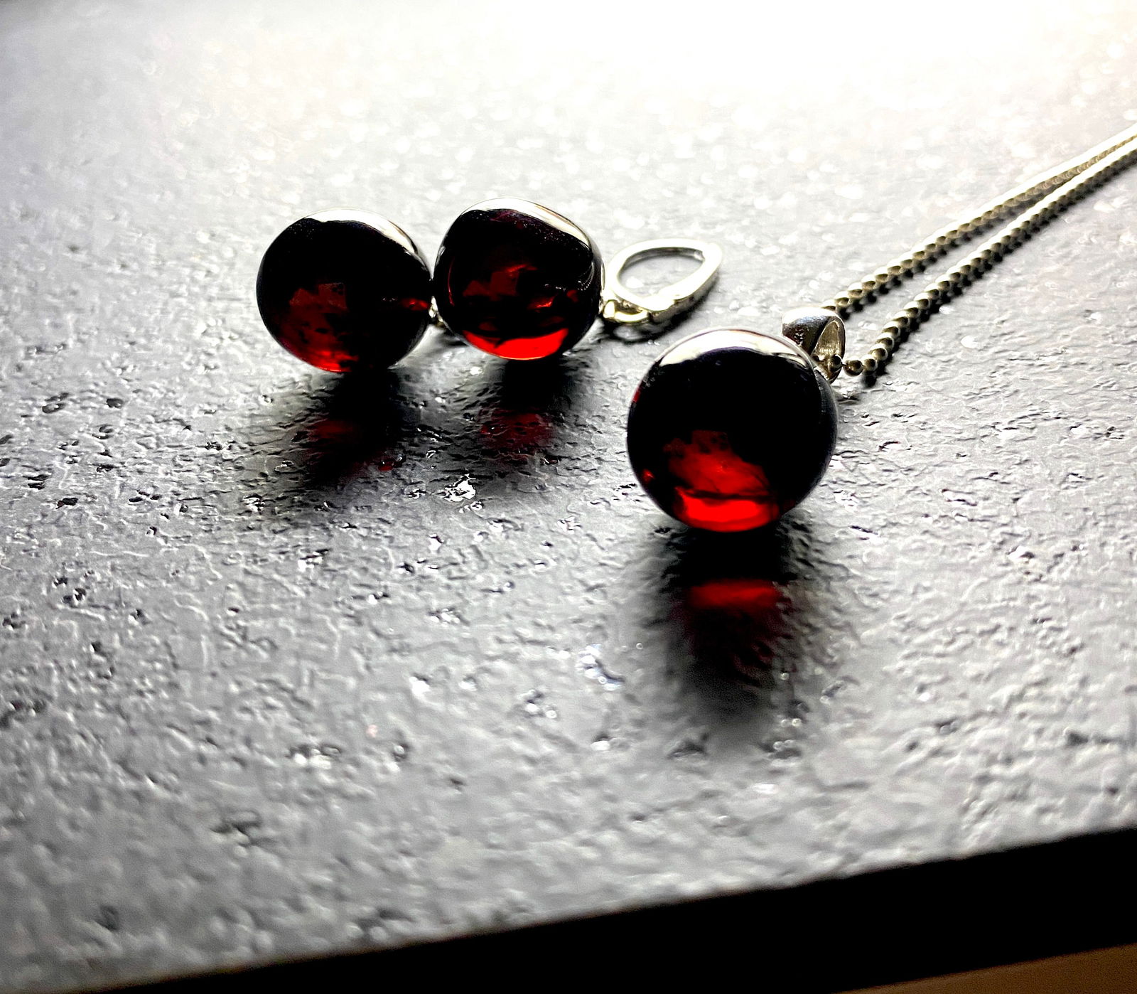 Fascinating Amber Earrings and Necklace set - 2