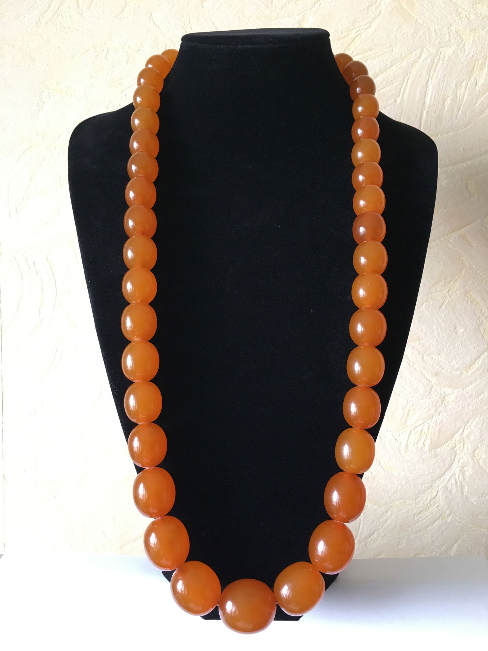 Staggering Unique Vintage Amber Necklace made from Olive shaped Amber beads - 8