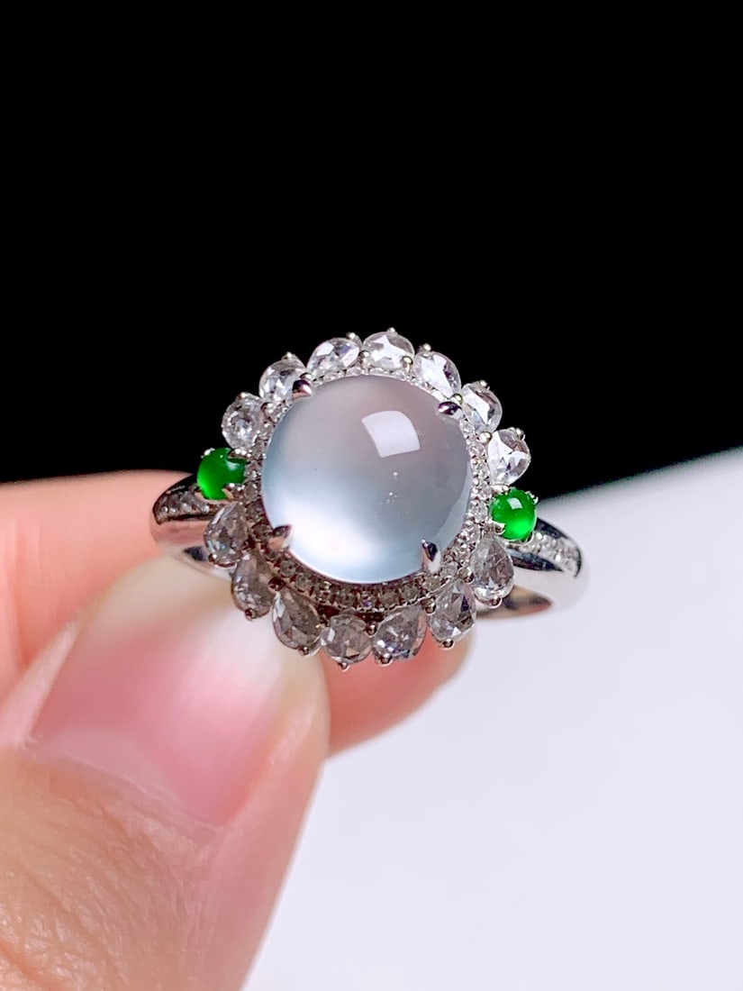 18k gold diamond-set high-ice egg-faced jadeite ring - 3