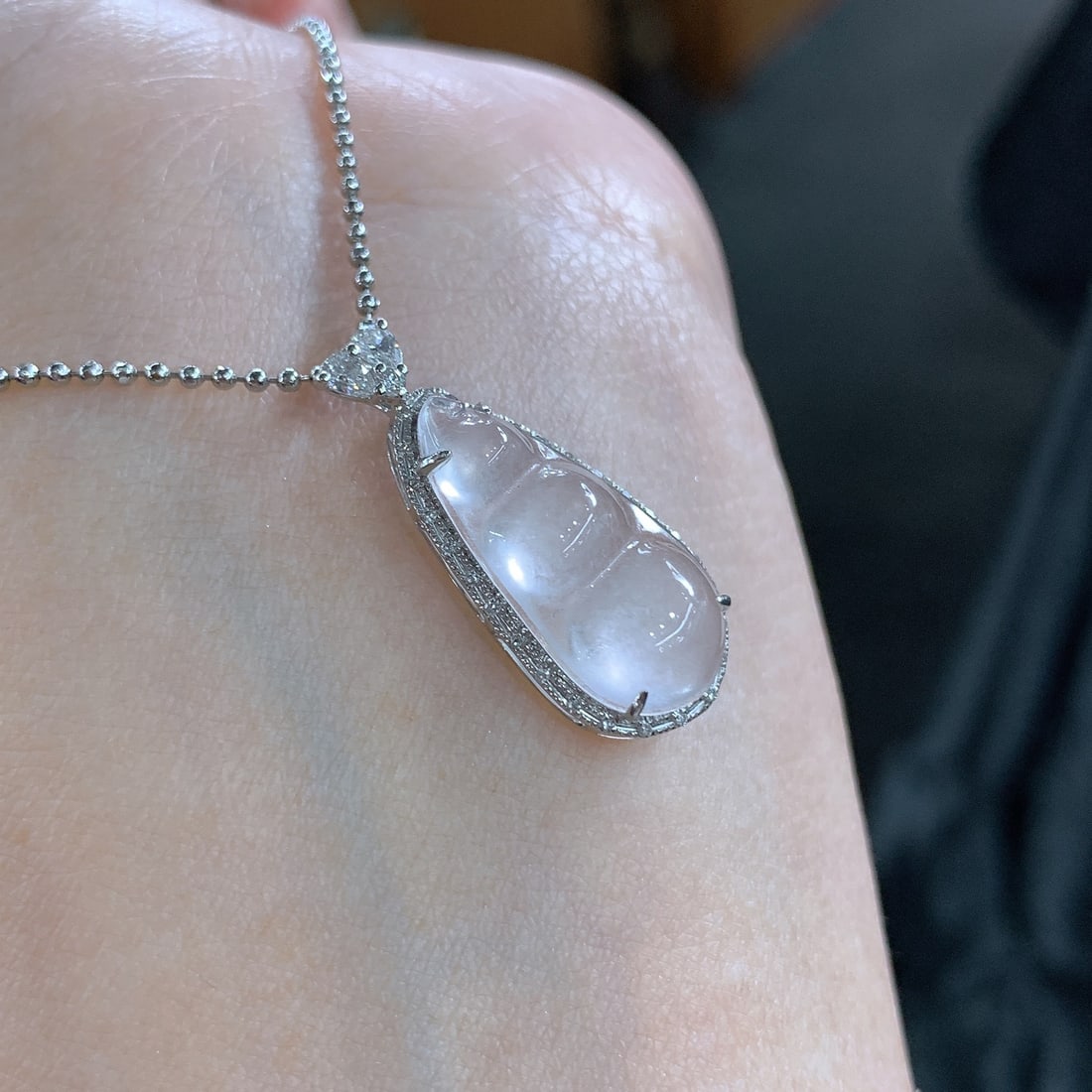 18K gold diamond-set jade pendant - 3