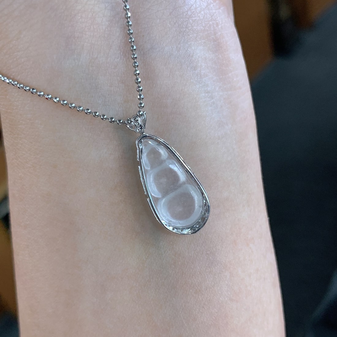 18K gold diamond-set jade pendant - 4