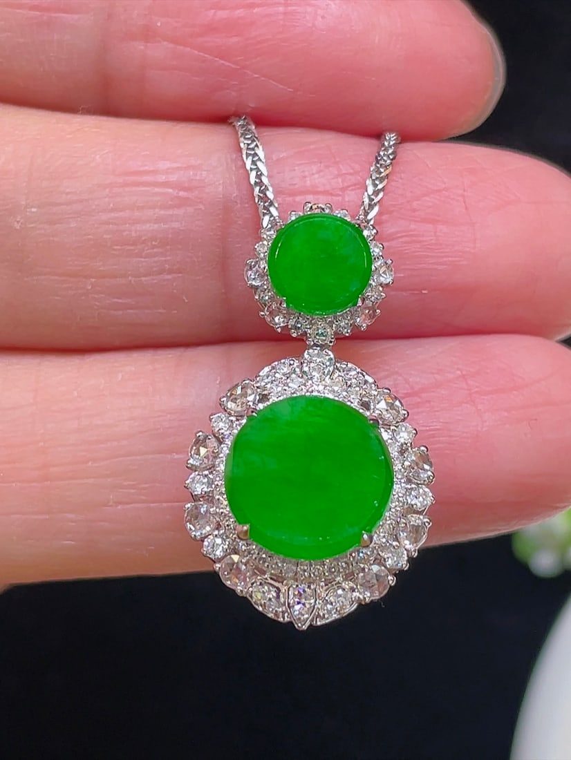 18k gold diamond-set natural jade pendant - 2