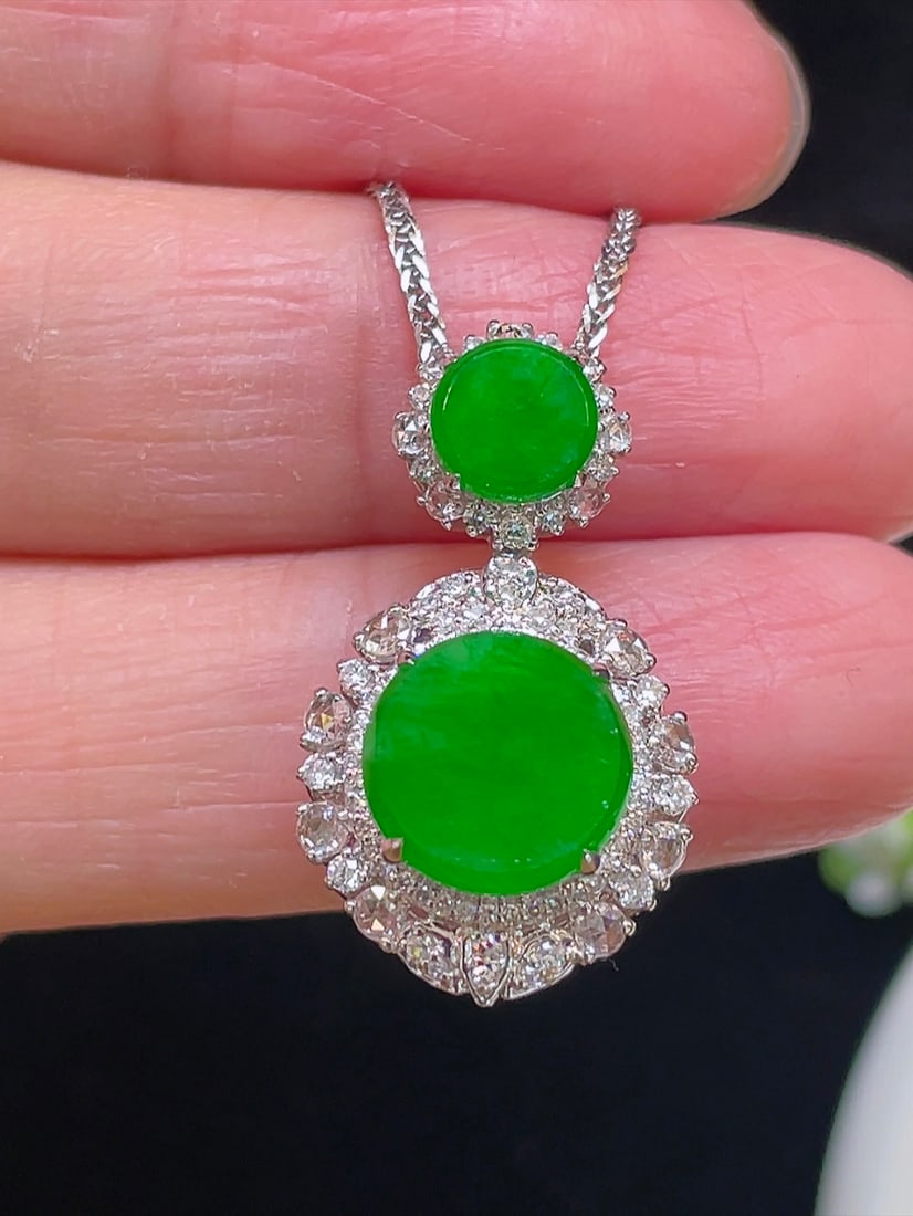 18k gold diamond-set natural jade pendant - 4