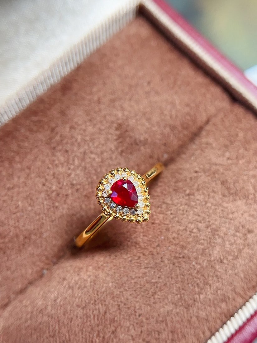 18K Gold Ruby Ring (1 of 5)