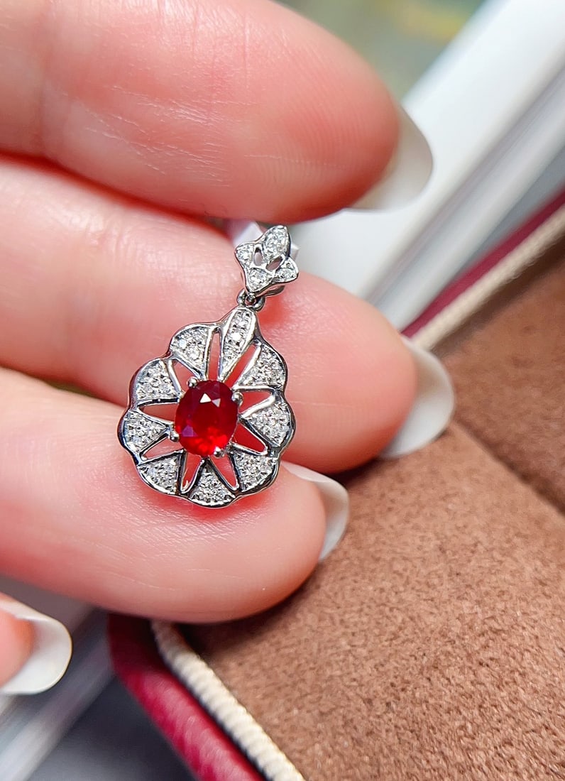 18K gold ruby pendant - 3