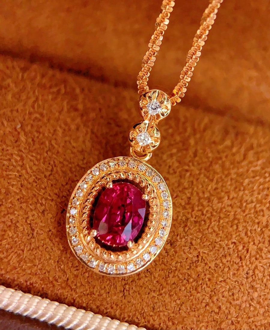 18K natural ruby pendant (1 of 5)