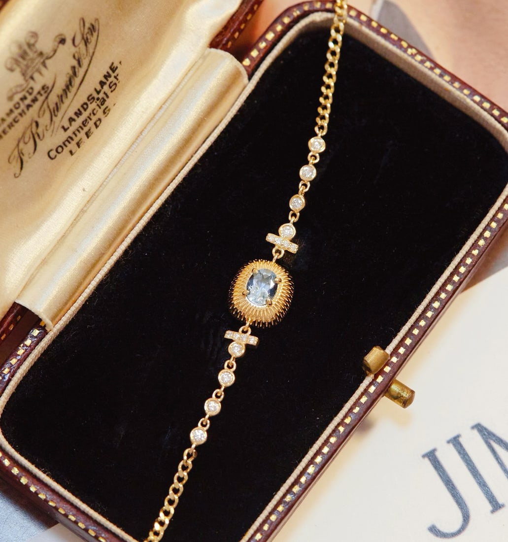 18k gold diamond and aquamarine bracelet (1 of 8)