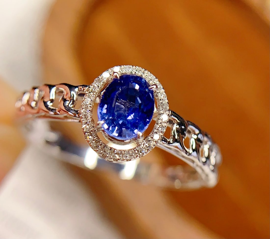 18K natural sapphire ring (1 of 7)
