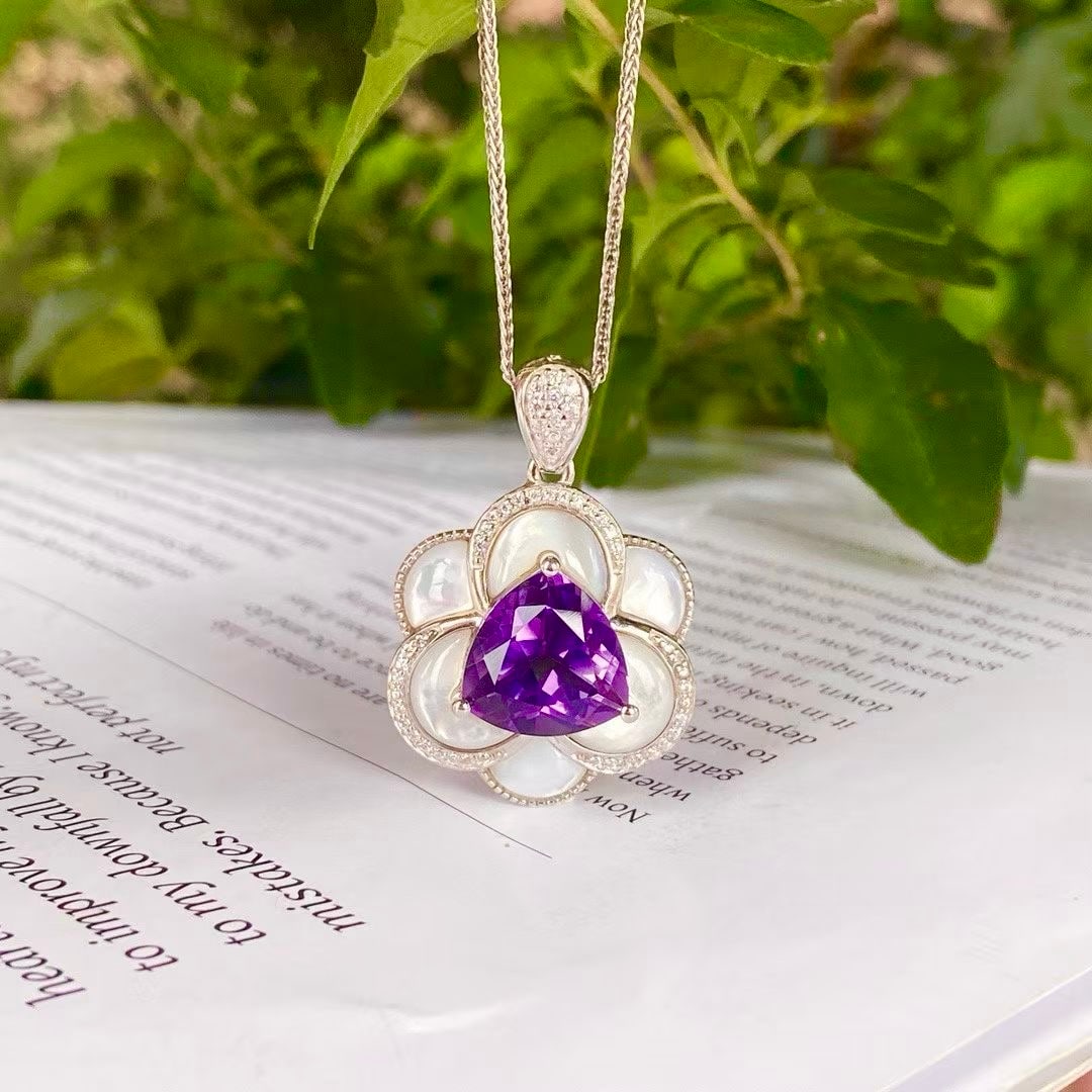 925 silver inlaid with amethyst pendant: Title: 925 silver inlaid with amethyst pendant Description: 925 silver inlaid with white shell and purple crystal pendant, delicate and lively flower shape, soft white shell, dazzling purple crystal,