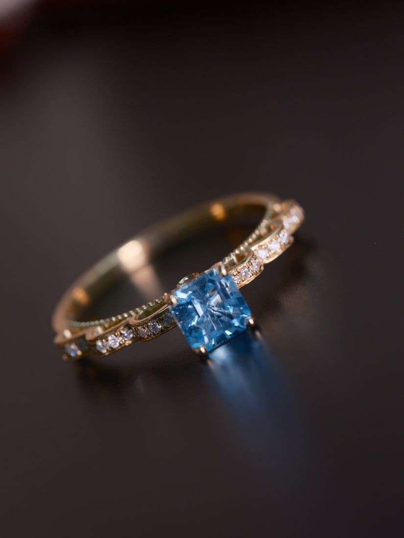18K diamond and aquamarine ring (1 of 6)