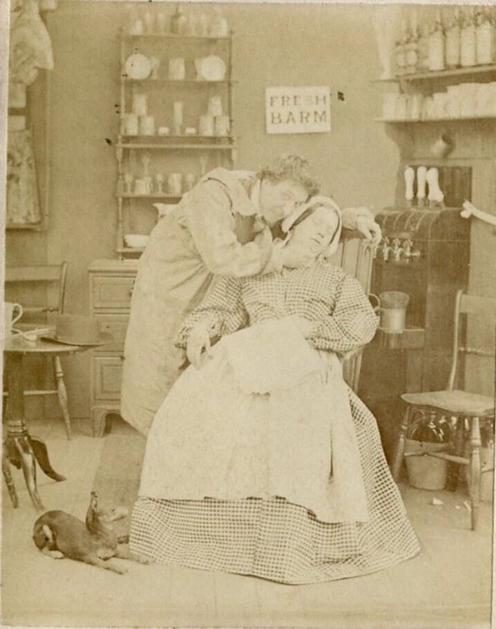 CDV Photo Winning the Gloves 19th Century People Scene (1 of 8)