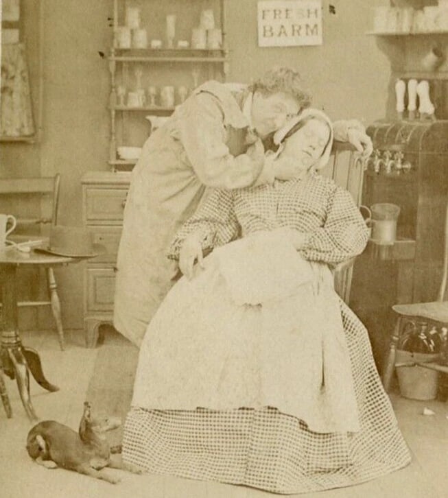 CDV Photo Winning the Gloves 19th Century People Scene - 2