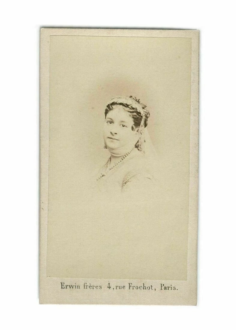 CDV Photo – Célina Montaland – Opera Star – Erwin Frères Albumen c.1864 - 8