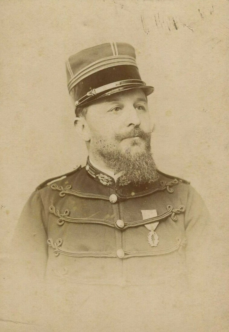 1880 TOURANCHET - Dr Selle, Military - Cabinet Card Photography (1 of 8)