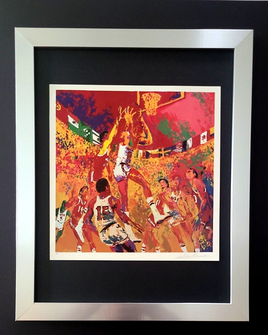 LEROY NEIMAN + BASKETBALL + CIRCA 1990'S + SIGNED PRINT FRAMED: Title:LEROY NEIMAN + BASKETBALL + CIRCA 1990'S + SIGNED PRINT FRAMED Description:We have for Sale this LEROY NEIMAN AWESOME 1990'S PRINT ON PAPER " BASKETBALL " SIGNED ON THE PLATE FULL OF COLOR PRINT