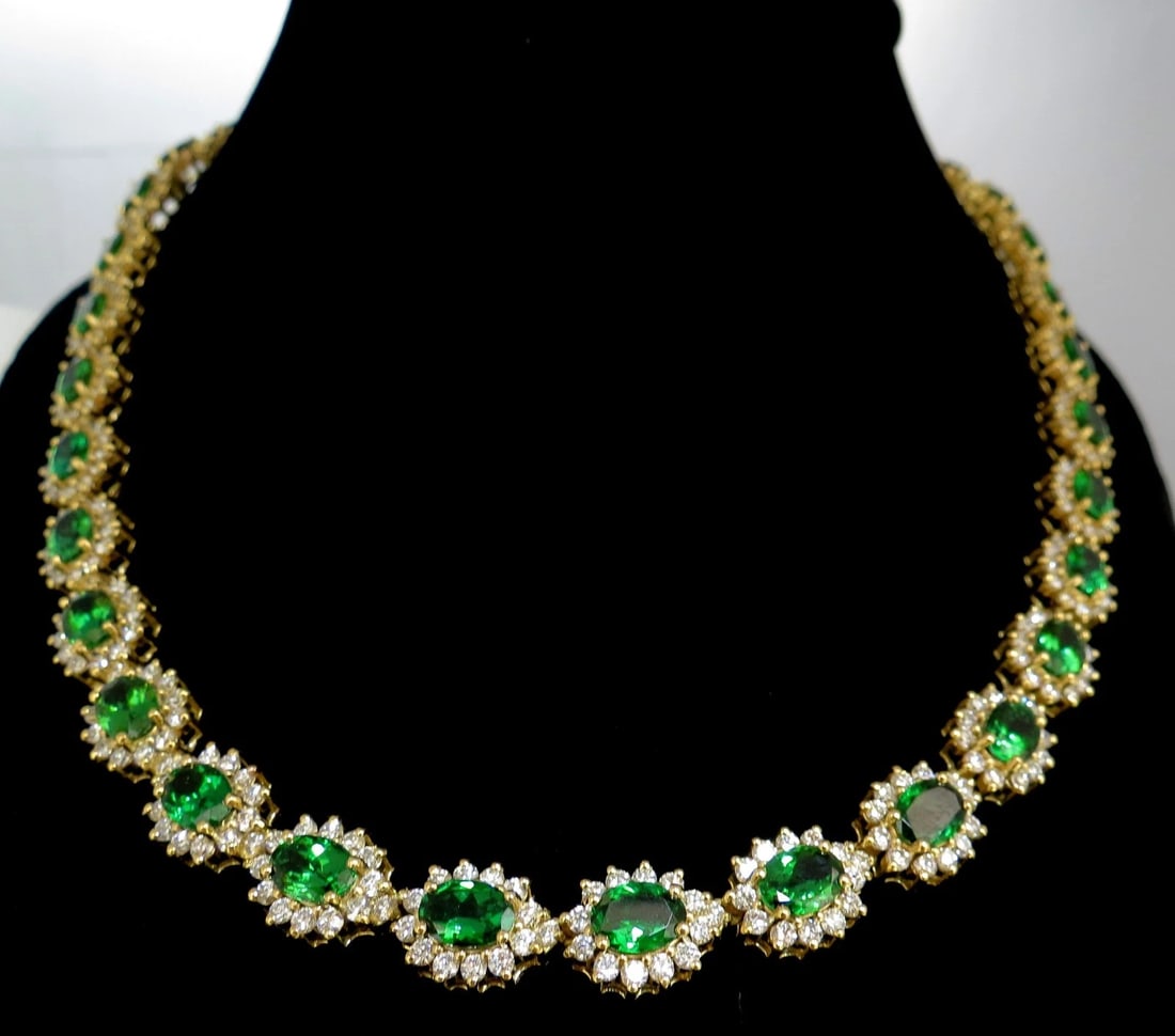 70ct Natural Tsavorites Necklace Earrings Bracelet Suite 18kt 10058 ** - 8