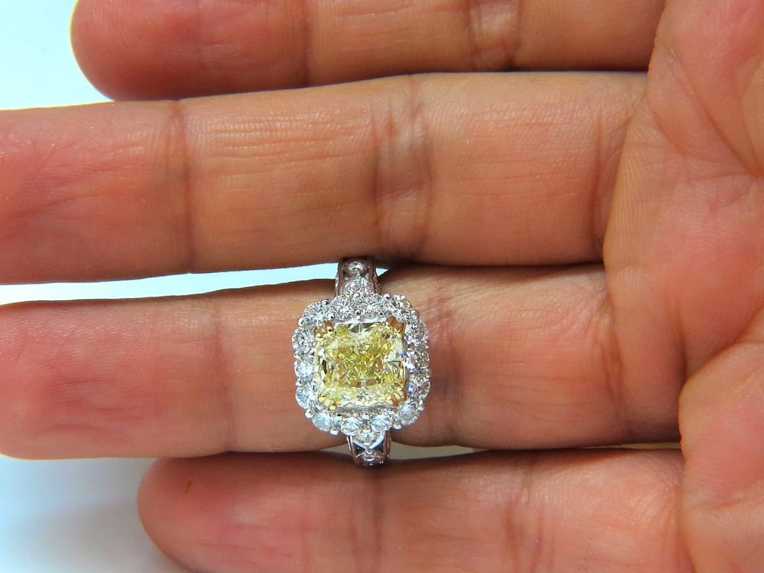 GIA 5.52CT CUSHION NATURAL FANCY YELLOW DIAMOND CLUSTER HALO RING VVS1+ - 10