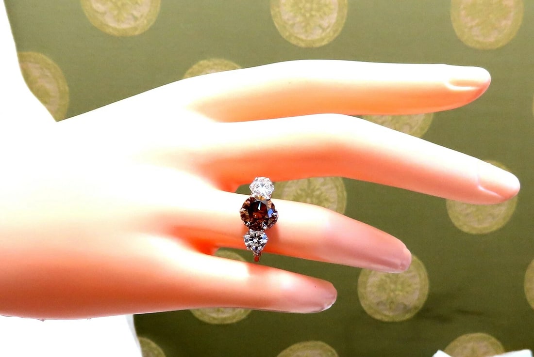 GIA certified 3.64ct Fancy Brown Orange Diamond ring 18 Karat Three Stone - 7