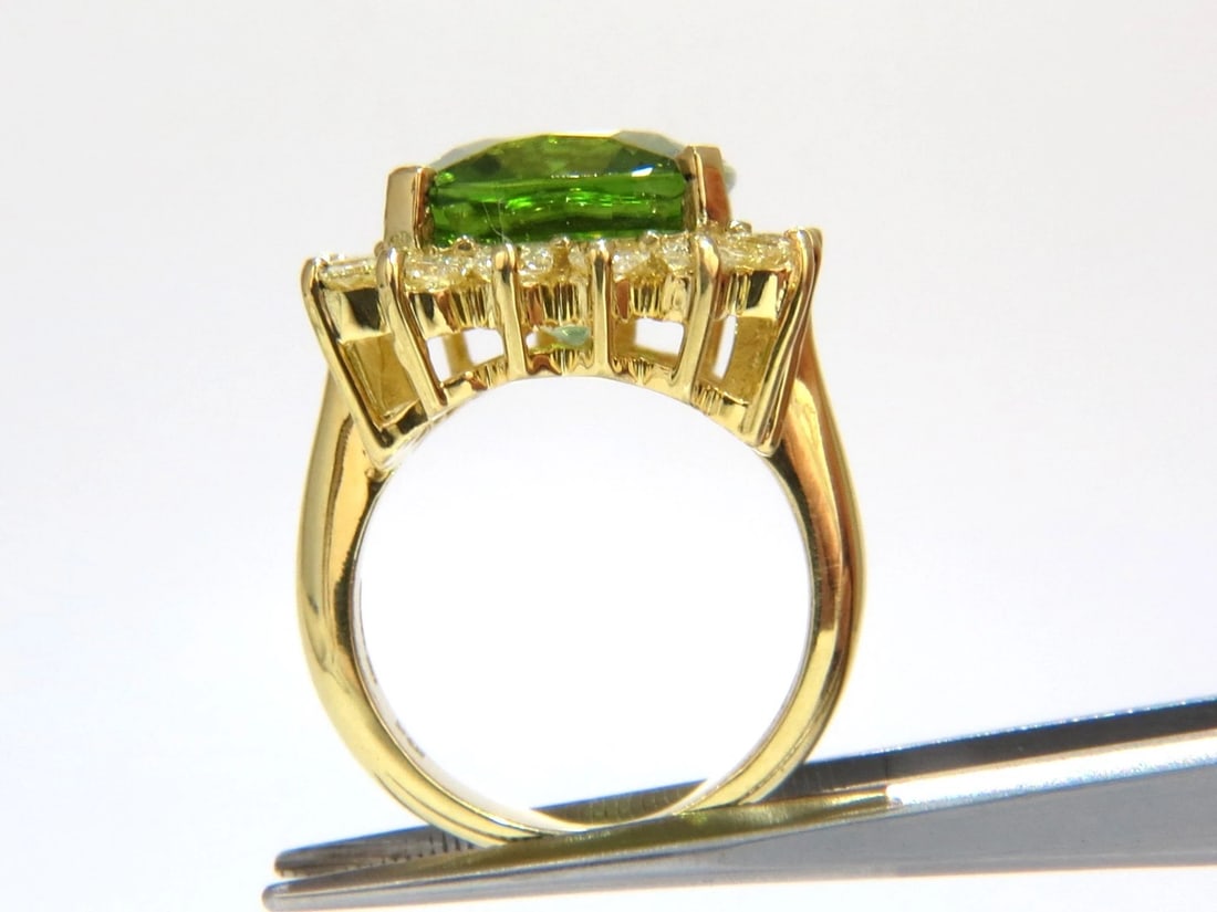 GIA Certified 15.25ct natural vivid green peridot diamonds ring 18kt cluster + - 10
