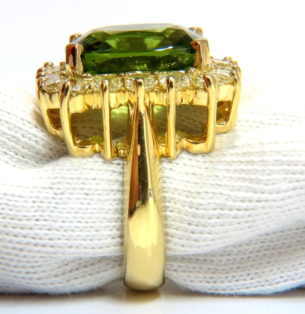 GIA Certified 15.25ct natural vivid green peridot diamonds ring 18kt cluster + - 9