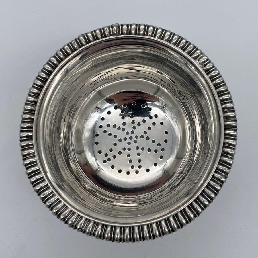 Early 19th Century George IV Sterling Silver Wine Funnel London 1826 Edward Barton - 7