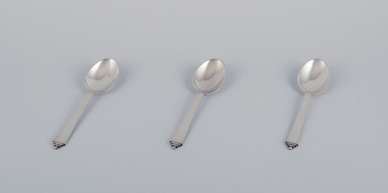 Georg Jensen Pyramid, three dining spoons in sterling silver. (1 of 5)