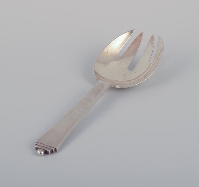 Georg Jensen Pyramid serving fork in sterling silver. (1 of 5)