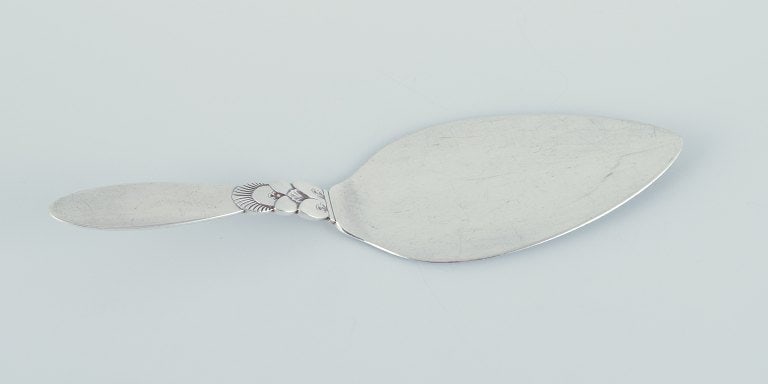 Georg Jensen Cactus. Large serving spade in all-silver. (1 of 6)