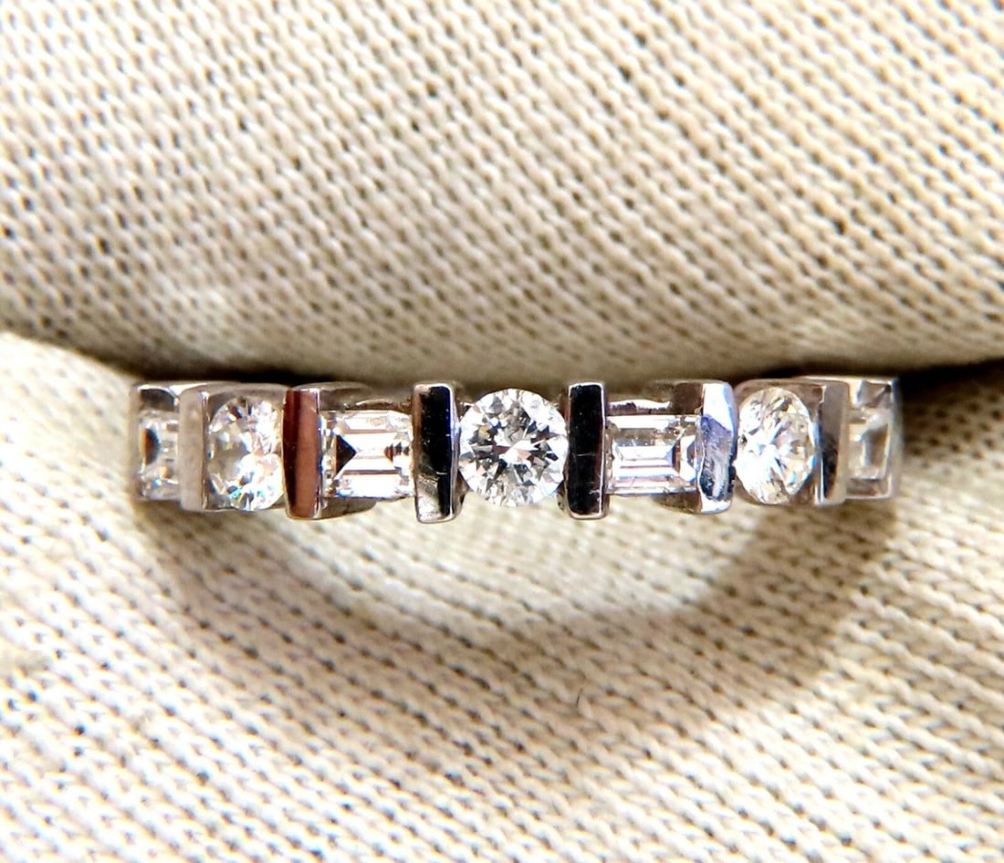 .75ct. Natural baguettes and rounds Diamond band ring 14 karat - 6