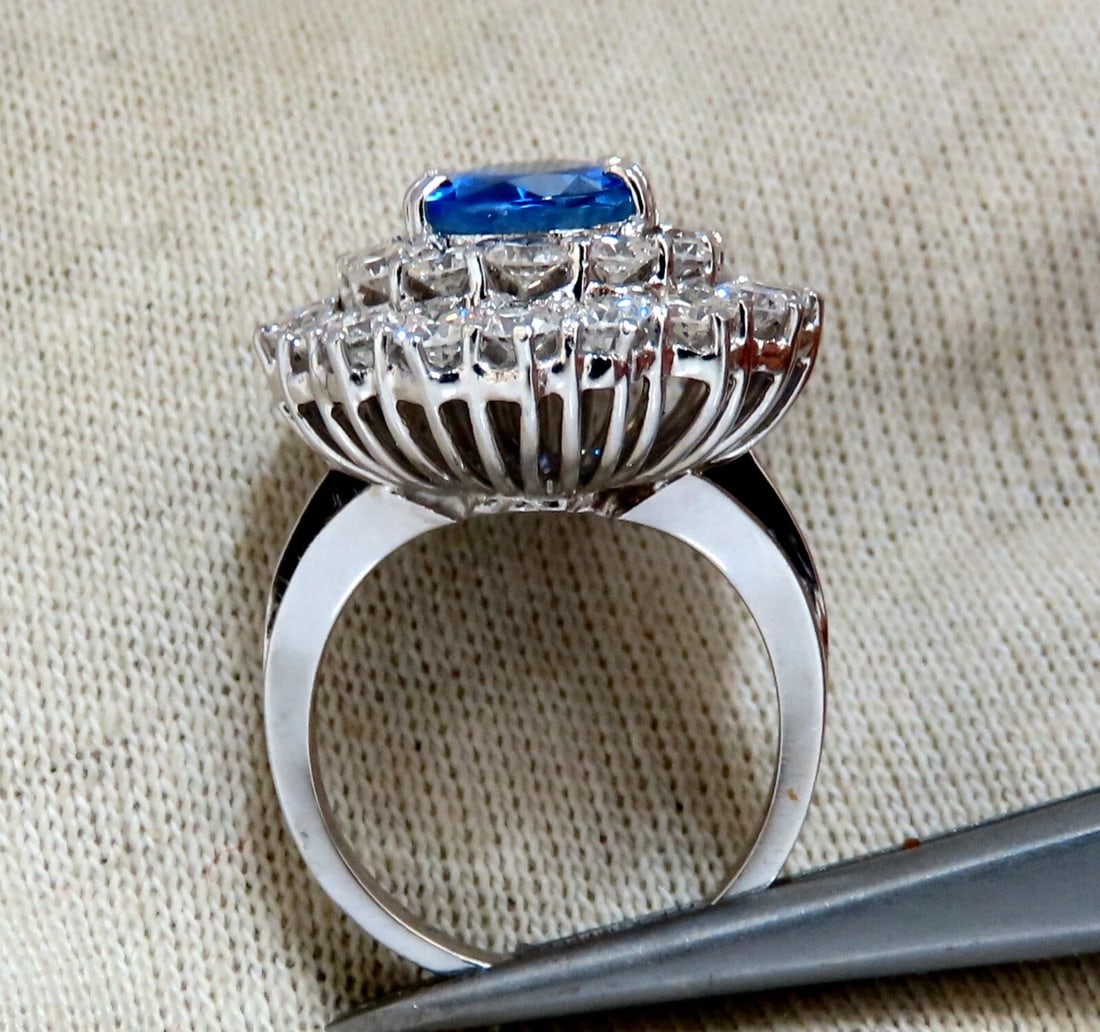 GIA Certified 3.55ct Natural No Heat Blue Sapphire Cocktail Cluster Ring 18kt - 6