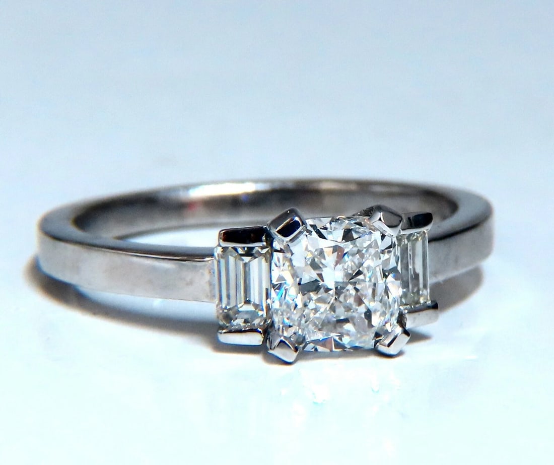 GIA Certified 1.01ct. Cushion cut diamond ring Platinum F/VS (1 of 6)