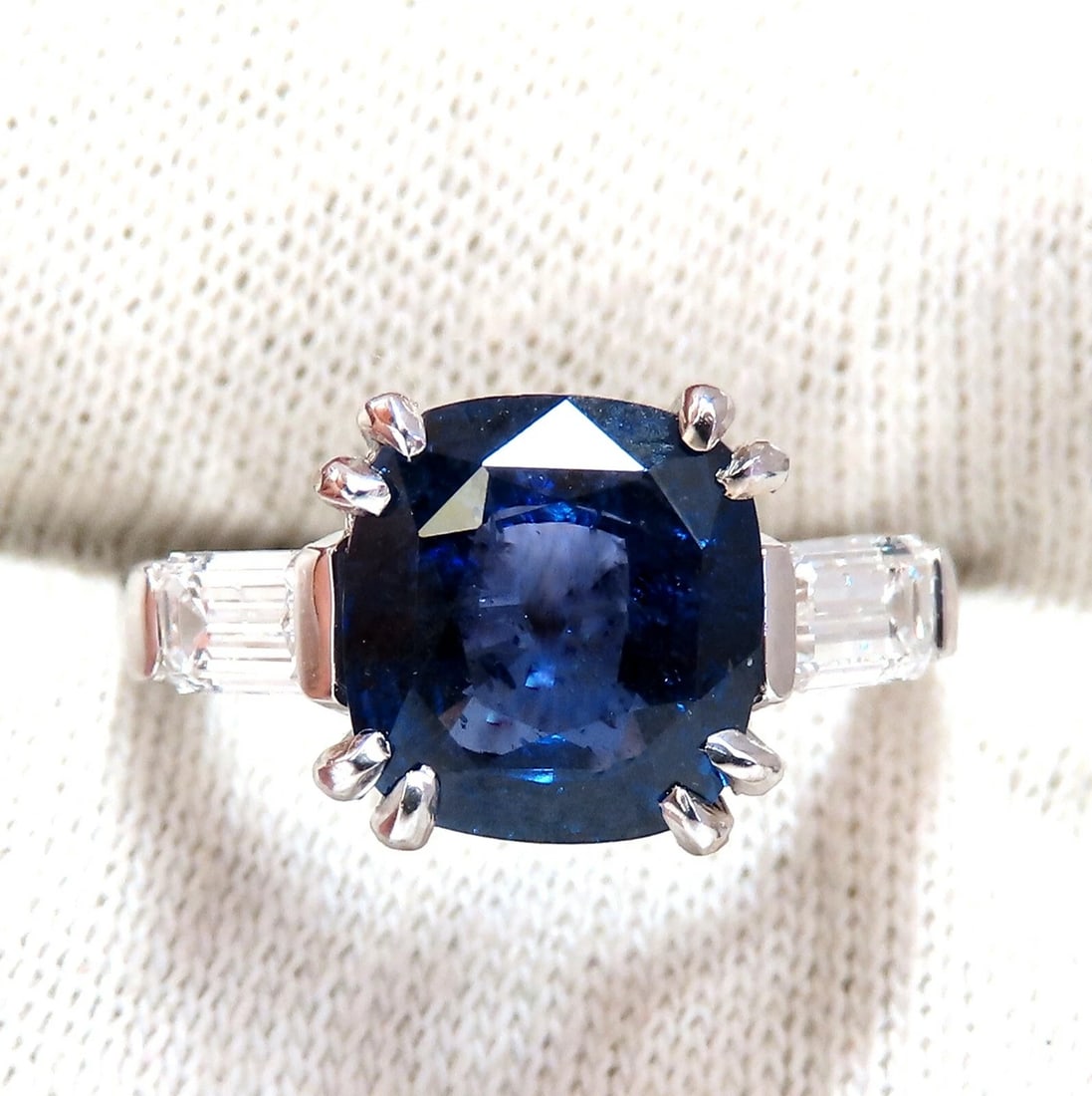 4.44ct GIA Certified Natural Color Change Blue Sapphire Ring 18 Karat - 6