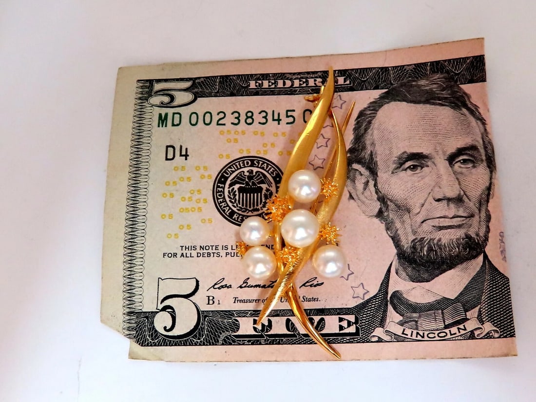 Akoya Pearls 14 Karat Gold Pin ** - 5