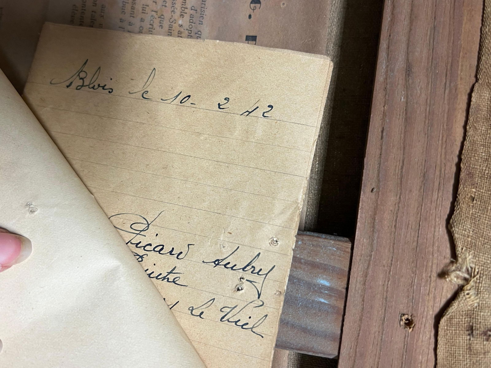 1940's French Floral Still Life Pink Red Roses in Brown Vase Oil Painting 1940''s - 15