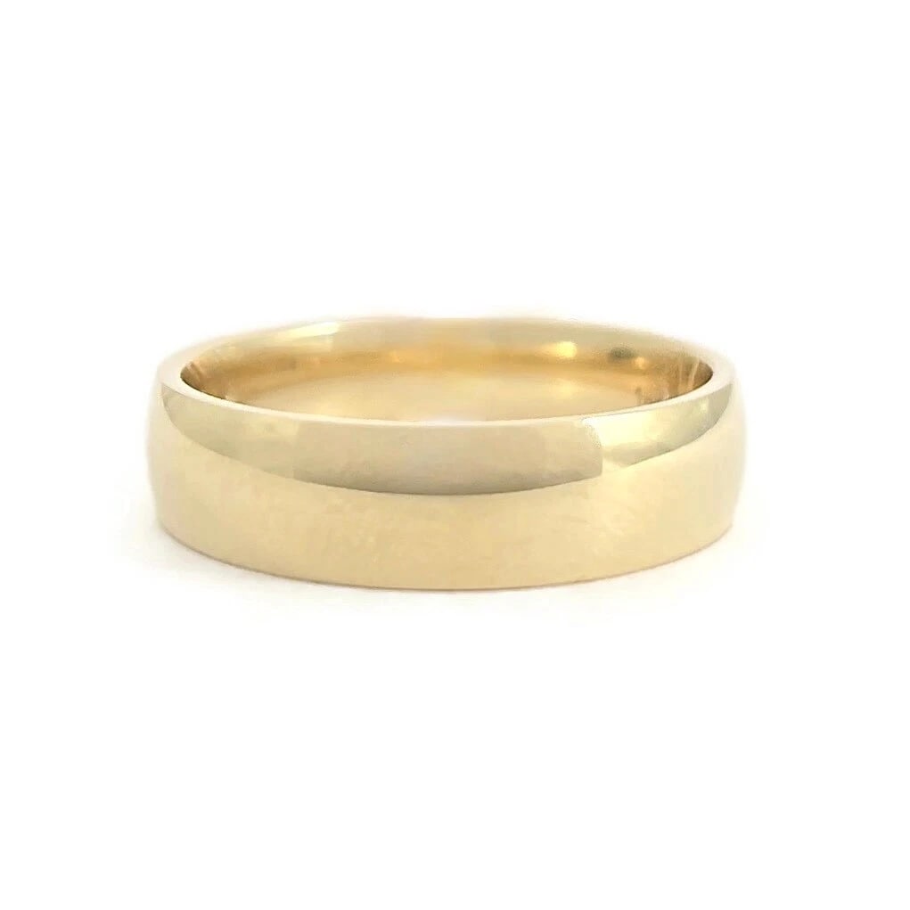 Men's Classic Comfort Fit Wedding Band Ring 14K Yellow Gold, Size 9.5, 5 mm: Men's Classic Comfort Fit Wedding Band Ring 14K Yellow Gold, Size 9.5, 5 mm This is a classic men's wedding band. Please let us know if you have any questions. Metal: 14K yellow gold Weight: 5.57 gram
