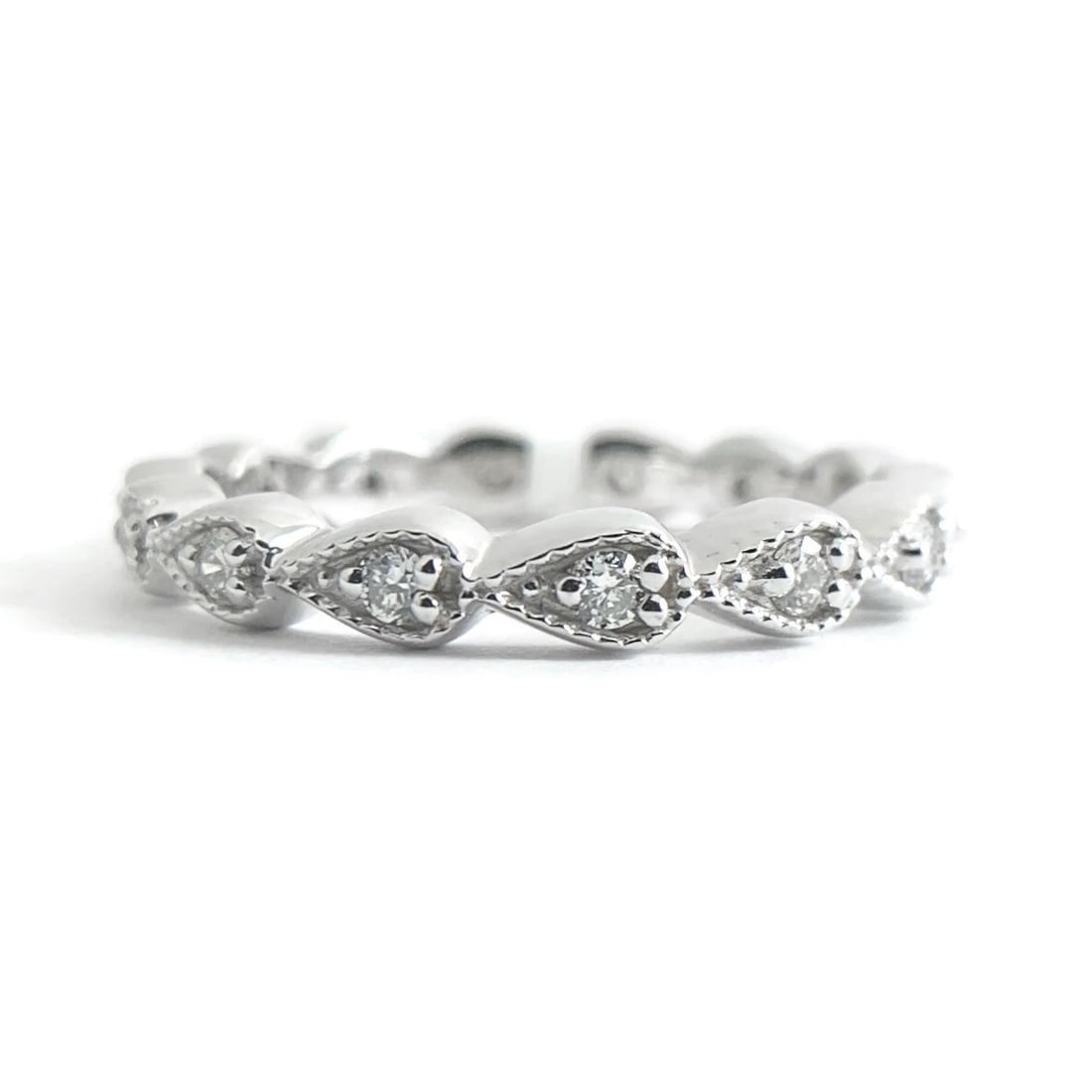 Scalloped Milgrain Diamond Eternity Wedding Band Ring 14K White Gold, 3.07 Grams: Scalloped Milgrain Diamond Eternity Wedding Band Ring 14K White Gold, 3.07 Grams This is a beautiful ring that could work as a wedding band, anniversary ring or statement ring. Don't hesitate to ask a