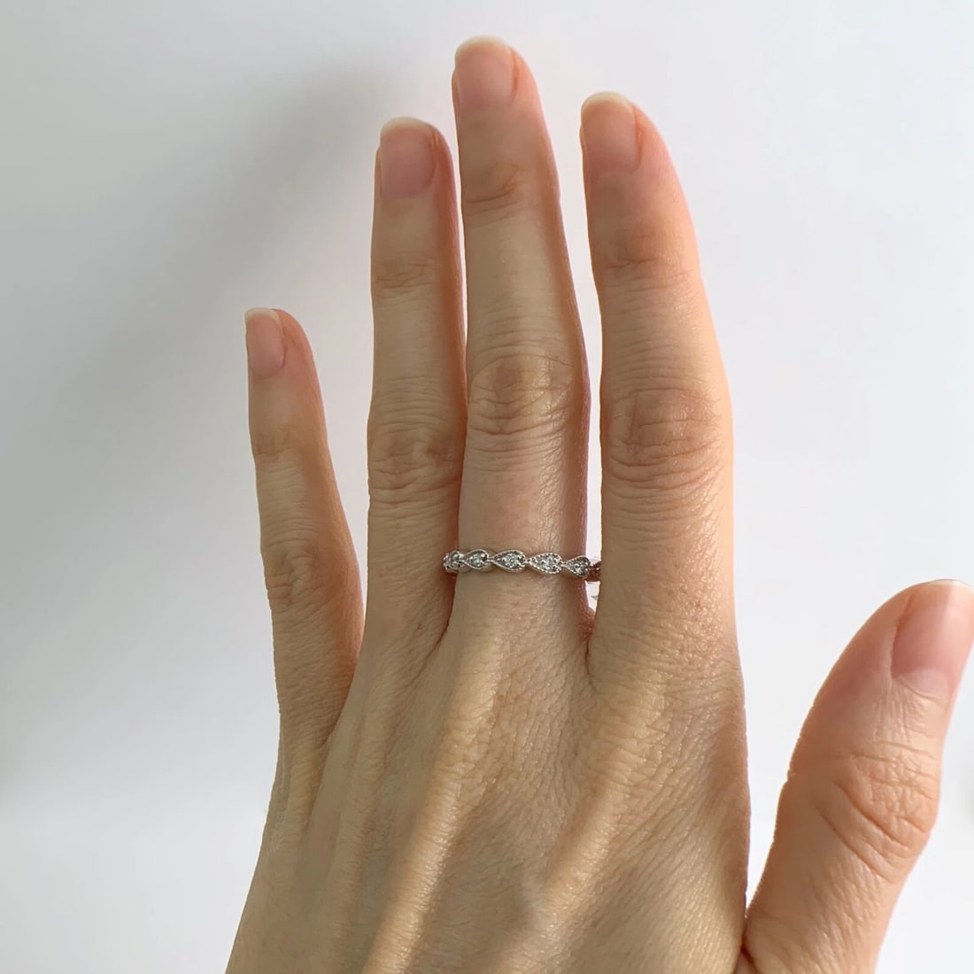 Scalloped Milgrain Diamond Eternity Wedding Band Ring 14K White Gold, 3.07 Grams - 3