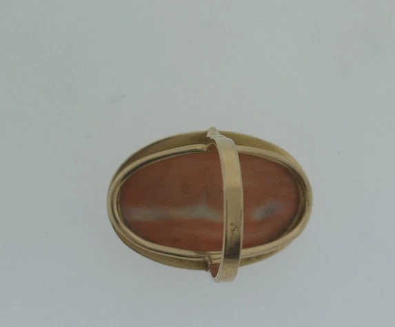 18K YELLOW GOLD CARVED CORAL RING C.1970 VINTAGE STAMPED - 9